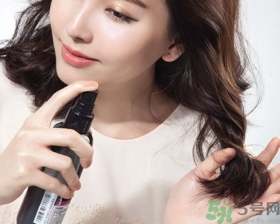 中長微卷鮑伯頭怎么弄？大人味浪漫鮑伯頭