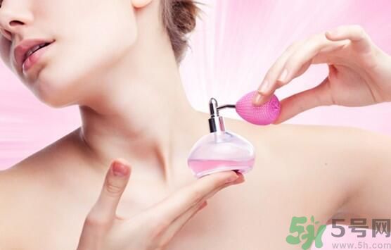 香水會導(dǎo)致不孕嗎？使用香水要注意什么？