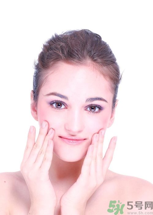 詩莉薇松茸.瑾皙亮妍絲悅精華水好用嗎？詩莉薇松茸.瑾皙亮妍絲悅精華水適合什么年齡？