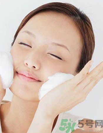 詩莉薇石斛.水漾肌活潔面膏適合什么膚質(zhì)？詩莉薇石斛.水漾肌活潔面膏好用嗎？