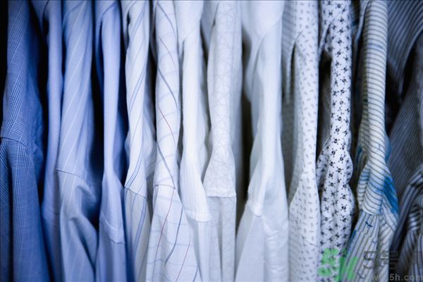 什么面料不容易皺？如何挑選不易皺的衣服？