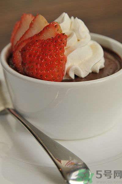 冰淇淋和什么最配？冰淇淋和什么一起搭配好吃？