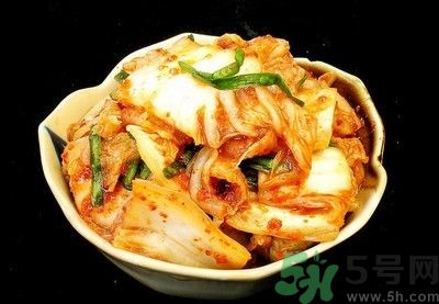 白菜隔夜了還能吃嗎？白菜隔夜怎么吃？