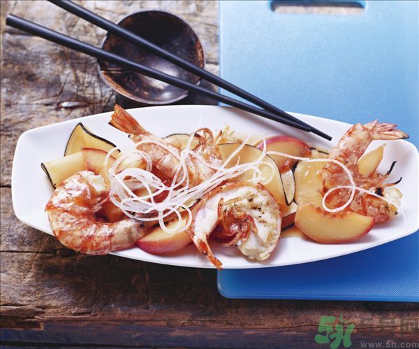 桃子海鮮可以一起吃嗎？桃子和海鮮一起吃好嗎？