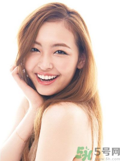 靚彩伊人新顏透亮柔膚液是什什么膚質(zhì)？靚彩伊人新顏透亮柔膚液怎么樣？