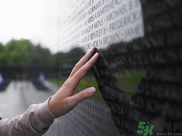 左撇子真的更聰明嗎？左撇子的優(yōu)勢(shì)與劣勢(shì)