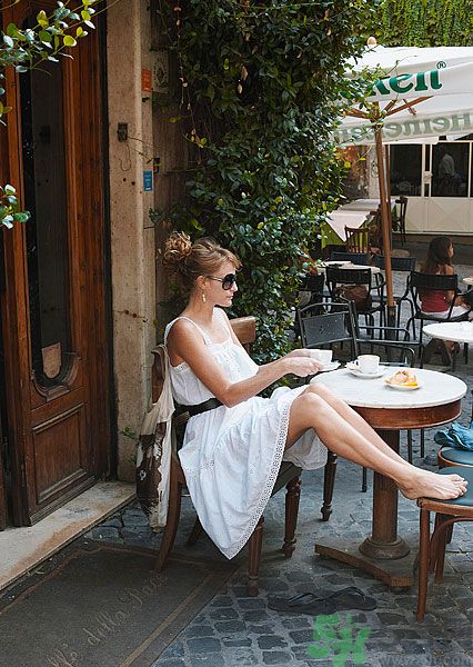 O型腿是什么樣的？O型腿怎樣矯治？