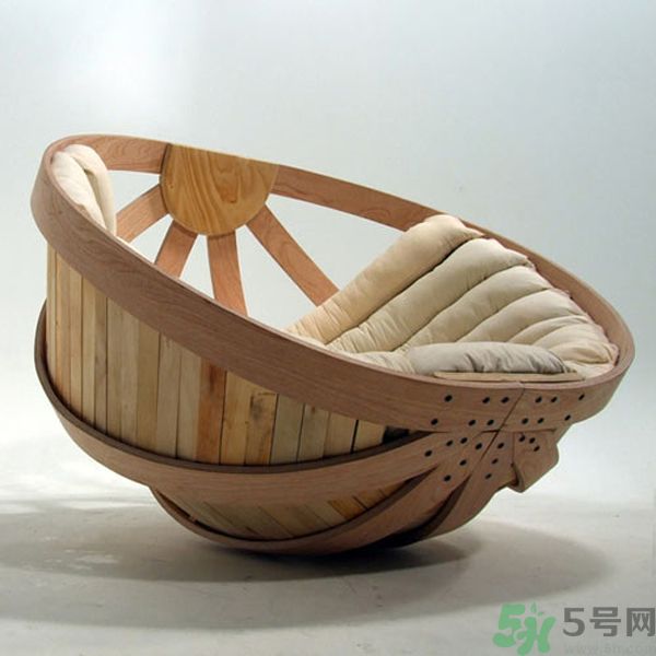 一個(gè)人適合什么樣的沙發(fā)？選購(gòu)沙發(fā)要注意什么？