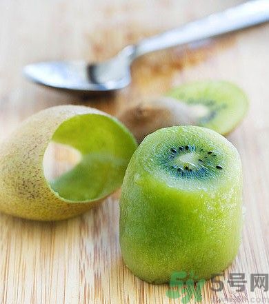 喉嚨痛可以吃獼猴桃嗎？喉嚨痛吃獼猴桃會(huì)怎么樣？