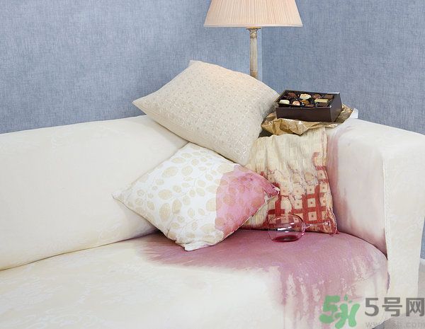 如何清潔沙發(fā)？清潔沙發(fā)要注意什么？