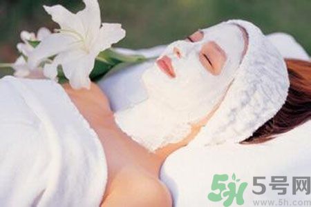 皮膚出油吃什么好？皮膚出油應(yīng)該吃什么？