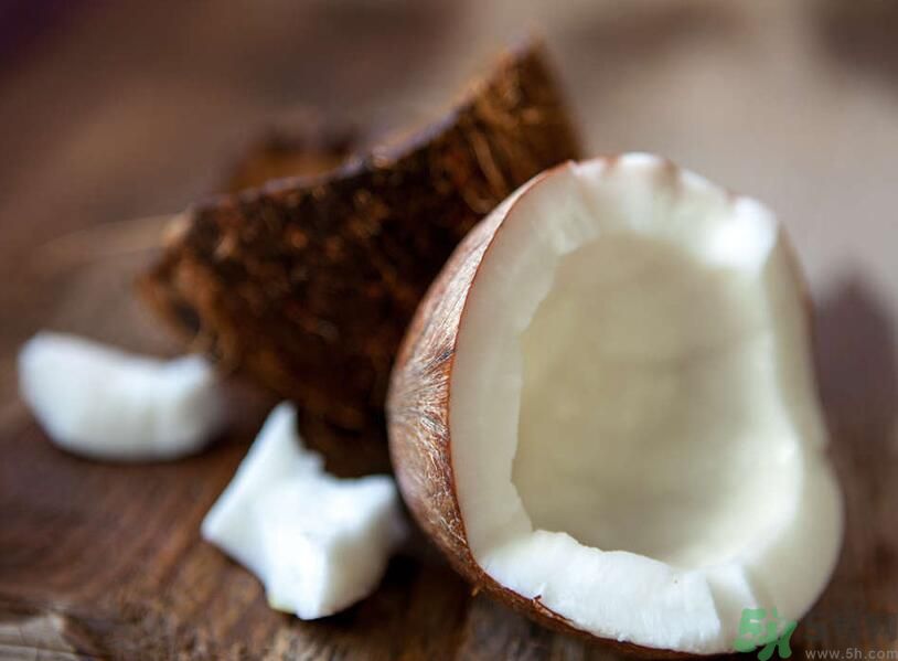 椰子能帶上飛機(jī)嗎？坐飛機(jī)能帶椰子嗎?