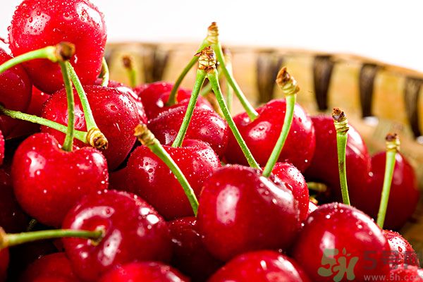 櫻桃吃多了會(huì)中毒嗎？櫻桃吃多了會(huì)拉肚子嗎？