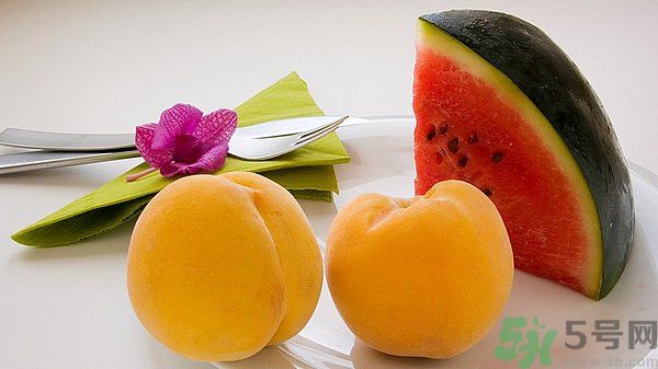 咳嗽能吃桃子嗎？咳嗽吃桃子好嗎？