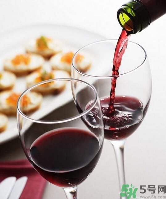 喝紅酒可以美容嗎？喝紅酒有什么好處？