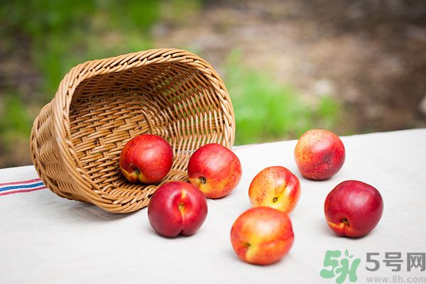 吃桃子會(huì)脹氣嗎？吃桃子注意事項(xiàng)有哪些？