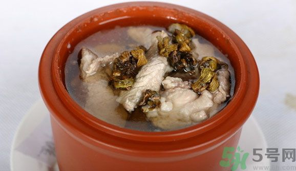 石斛和泥鰍能同吃嗎？石斛和泥鰍能一起吃嗎？