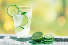 檸檬和苦瓜一起泡水喝臉癢是怎么回事？檸檬和苦瓜一起喝泡水喝臉癢怎么辦？