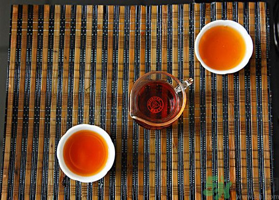 茉莉花綠茶加苦瓜能減肥嗎？茉莉花和苦瓜泡水喝嗎？