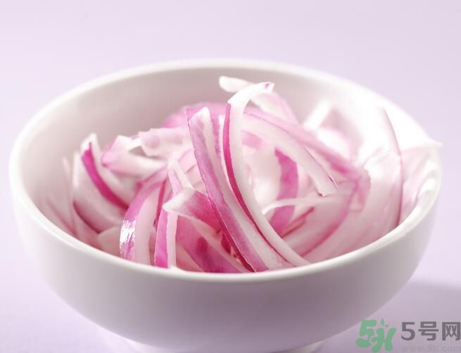 洋蔥可以生吃嗎？洋蔥生吃有什么好處？