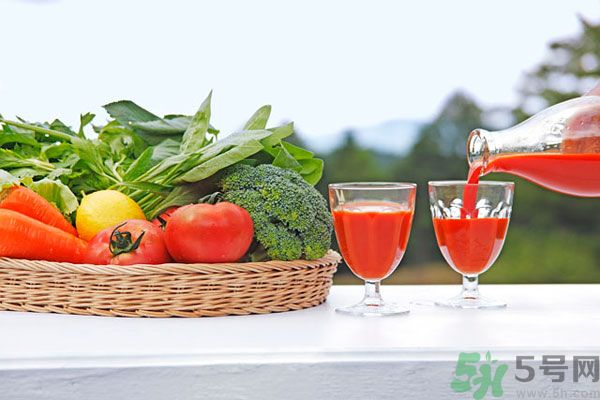 蔬菜汁可以使皮膚變白嗎？蔬菜汁加熱能當(dāng)護(hù)膚水用嗎？