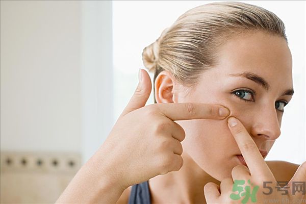 黑頭和螨蟲是一樣嗎？黑頭和螨蟲有什么區(qū)別？