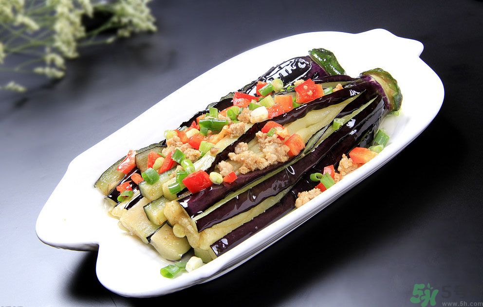 如何炒茄子不變色呢？怎么炒茄子才能不變色？