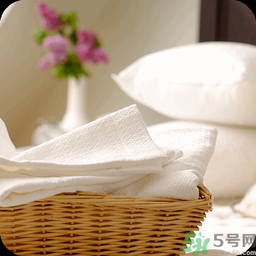 衣服上沾到油漬怎么洗干凈？衣服上有油漬要怎么辦？