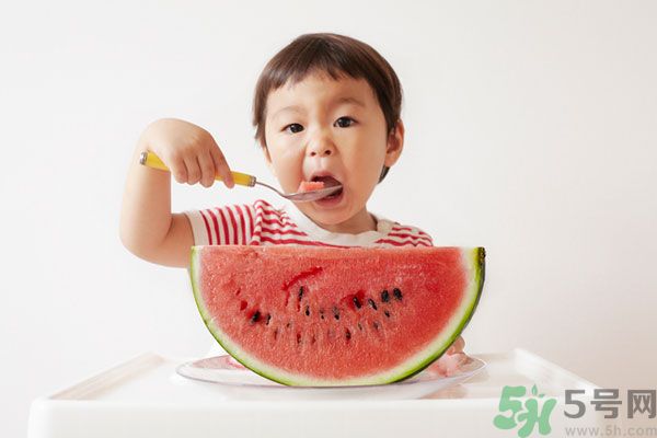 西瓜放冰箱可以放幾天？西瓜放冰箱隔夜能吃嗎？