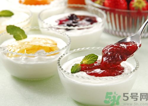 冰芬達(dá)喝酸奶一起喝嗎？冰芬達(dá)喝酸奶一起喝會(huì)怎么樣？