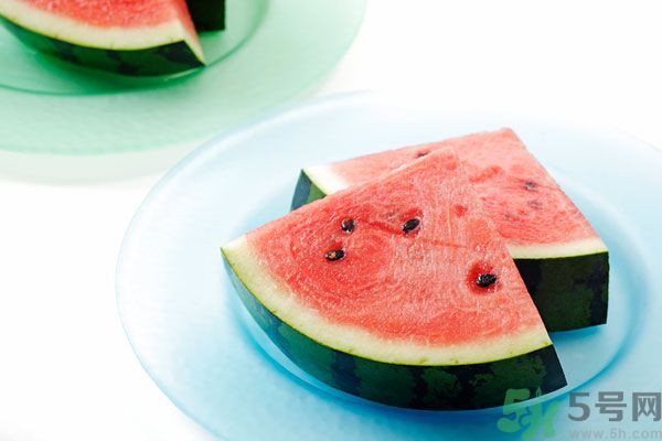 衣服上的西瓜汁怎么洗掉？怎么洗掉西瓜汁？