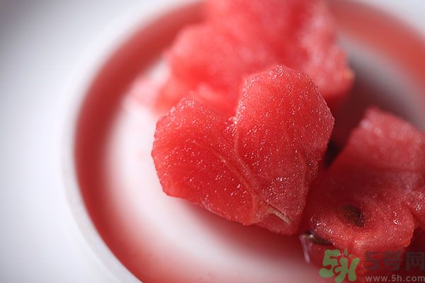 吃西瓜可以美容嗎？吃西瓜對(duì)皮膚有什么好處