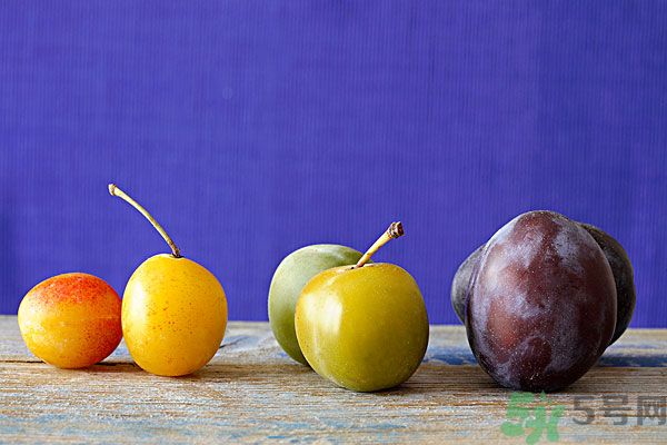 夏天運(yùn)動(dòng)后吃西瓜好嗎？夏天運(yùn)動(dòng)后喝什么解暑？