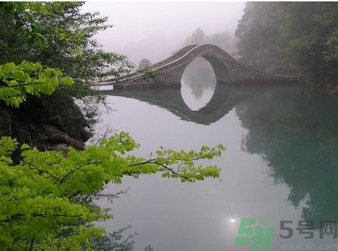 西安一高校多名學(xué)生嘔吐腹瀉原因是什么？多名學(xué)生嘔吐腹瀉是哪個(gè)學(xué)校？