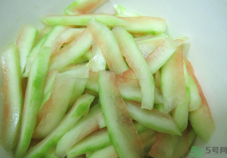 西瓜皮能敷臉嗎？怎么用西瓜皮敷臉？