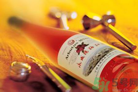 痛風(fēng)可以喝楊梅酒嗎？痛風(fēng)患者可以喝什么酒？