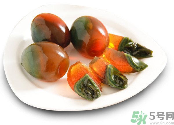 苦瓜和皮蛋一起吃能降火嗎？苦瓜能和皮蛋一起吃嗎？