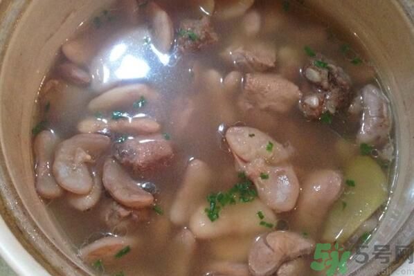 菱角可以燉湯嗎？菱角燉湯喝有什么功效？