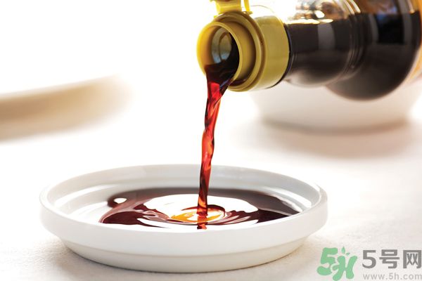 夏天醬油要不要放冰箱？醬油可不可以放冰箱？