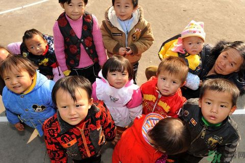 小孩子咬鉛筆會(huì)鉛中毒嗎？小孩子咬鉛筆會(huì)影響身體健康嗎？