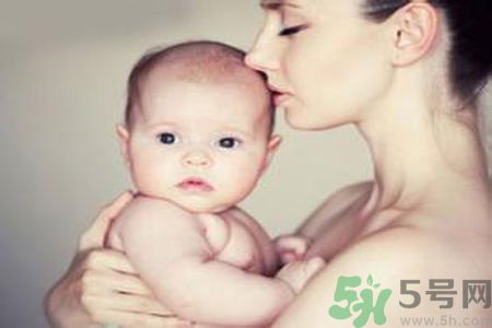 寶寶夏季中暑的原因？寶寶夏季中暑了怎么辦？