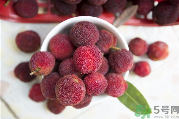 吃楊梅過敏怎么辦？楊梅過敏癥狀有哪些？