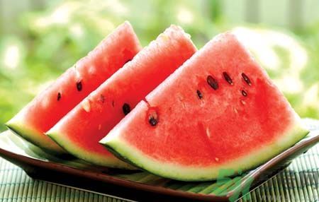 經(jīng)期能吃西瓜嗎？經(jīng)期吃西瓜會(huì)不會(huì)肚子痛？