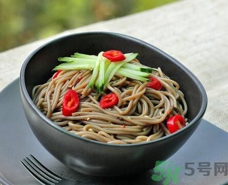蕎麥怎么做成面條？蕎麥面條怎么做好吃？