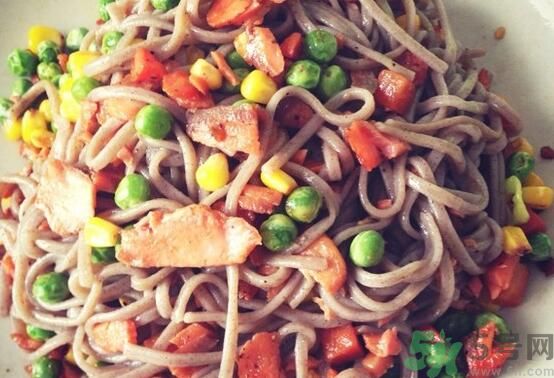 蕎麥怎么做成面條？蕎麥面條怎么做好吃？