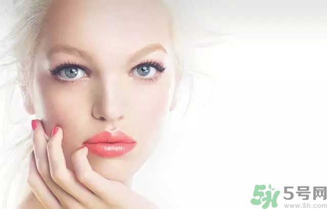 珂秀絲蜜炫色滋潤唇膏XS205是什么顏色？珂秀絲蜜炫色滋潤唇膏XS205好用嗎？