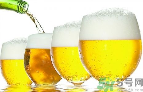 過期啤酒能喝嗎？過期啤酒喝了會怎么樣？