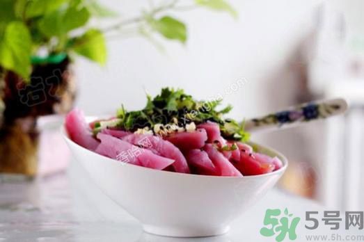 衣服上染上了莧菜汁怎么辦？衣服上的莧菜汁怎么洗掉？