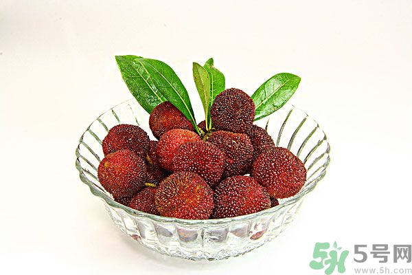 吃楊梅時(shí)可以喝茶嗎？吃楊梅時(shí)喝茶有什么壞處？