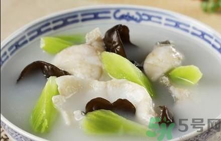 魚能和萵苣一起煮嗎？魚可以和萵苣一起吃嗎？